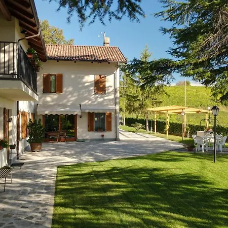 Bed & Breakfast Luna Di Langa 2*