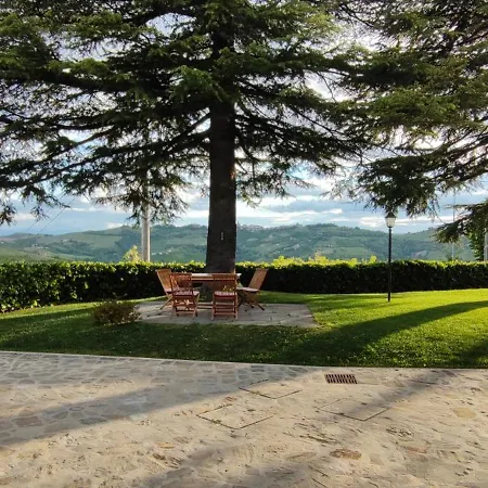 Bed & Breakfast Luna Di Langa 4*