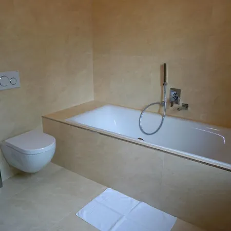 Luna Di Langa Bed & Breakfast Alba (Piedmont)